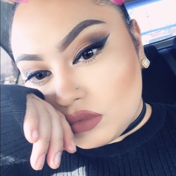 Meet your Posher, Sthefani - Picture 1 of 5